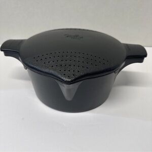 Pampered Chef Large Micro-Cooker 2
Qt Microwave Steamer & Lid 8 Cups
Black 2778